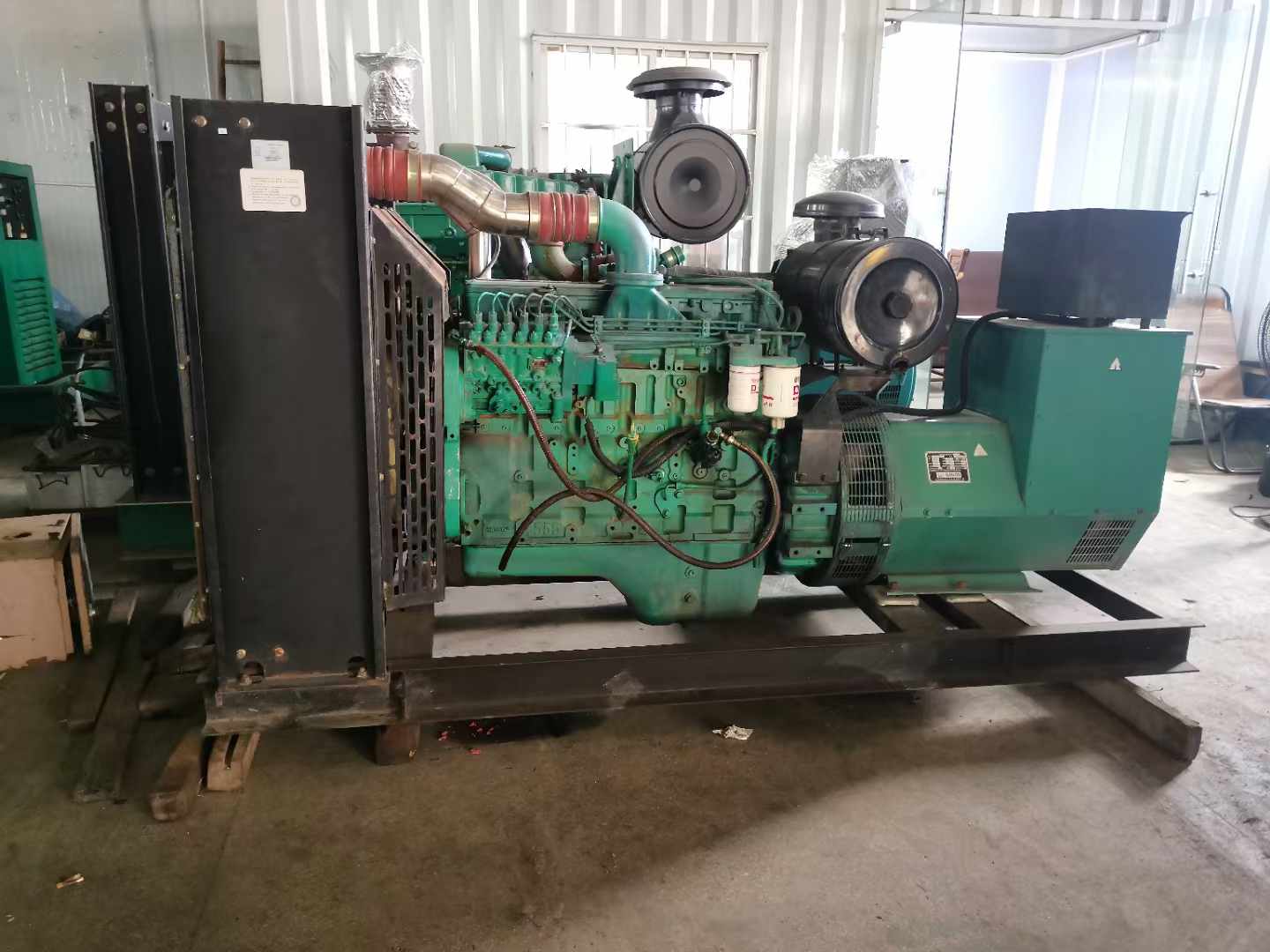 大连发电机租赁如何确定电缆的承载电流是否在安全范围内？