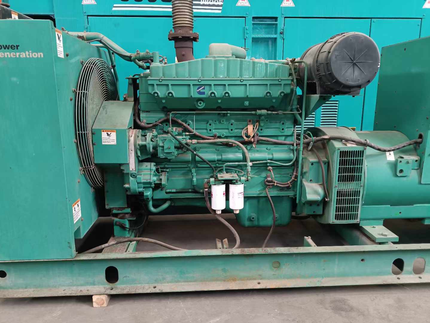 大连过载会对 600kW 柴油发电机组造成哪些损害？