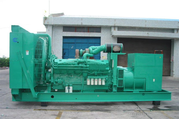 大连工厂发电机应急发电时如何更准确地检查发电机状态？