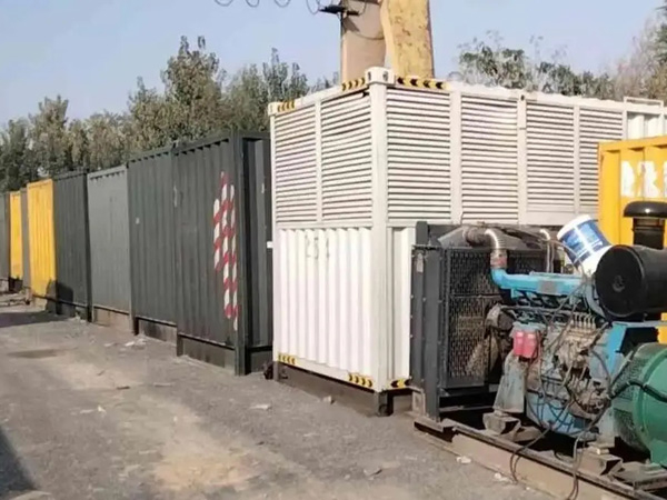 大连200KW柴油发电机机组每小时油耗是多少？